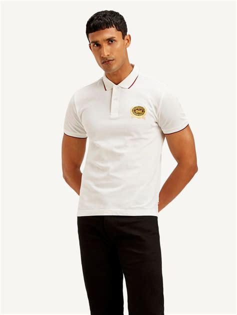 Men's Solid Slim Fit Polo T-shirt – Levis India Store
