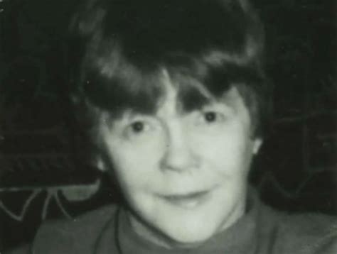 Cómo una colilla de cigarro ayudó a resolver un asesinato - La Tercera