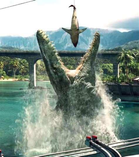 Mosasaurus jumping out of water to eat shark | Jurassic world 2015 ...