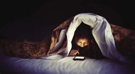 别让手机毁了你的睡眠：睡前玩手机8分钟，兴奋超过1小时 - 知乎