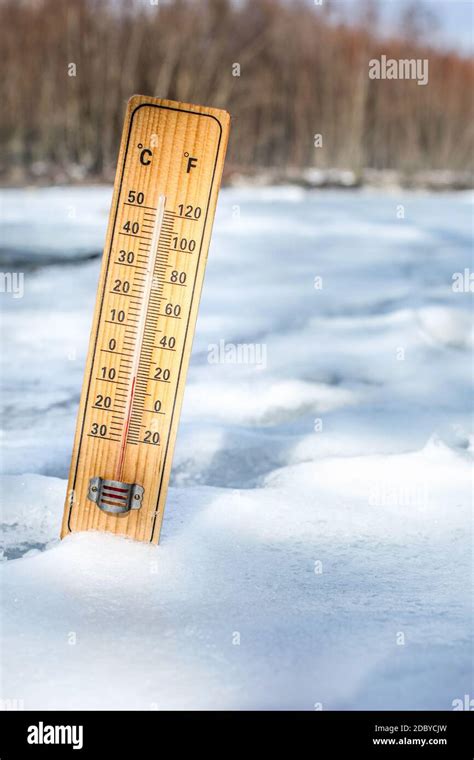 10 degrees celsius hi-res stock photography and images - Alamy