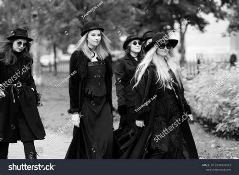 Group Of Witches: Over 10,358 Royalty-Free Licensable Stock Photos ...