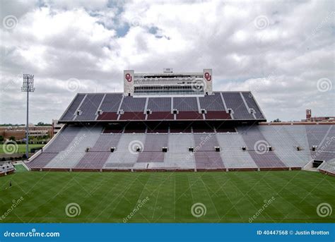 University Of Central Oklahoma Football Stadium - capacity of oklahoma football stadium