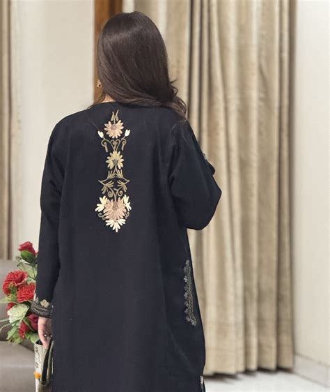 Black Posh Naal Aari Embroidered Pheran – Kashmir origin