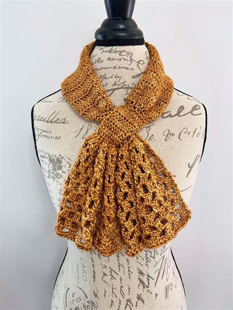 Adult Crochet Keyhole Scarf Pattern 的图像结果