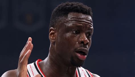 Mustafa Fal ne igra za Olimpijakos u Evroligi protiv Crvene zvezde ...