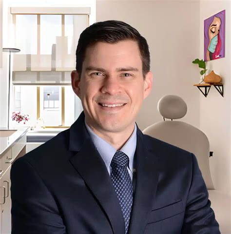 Common Causes of Earlobe Damage - Dr. Kirk Lozada