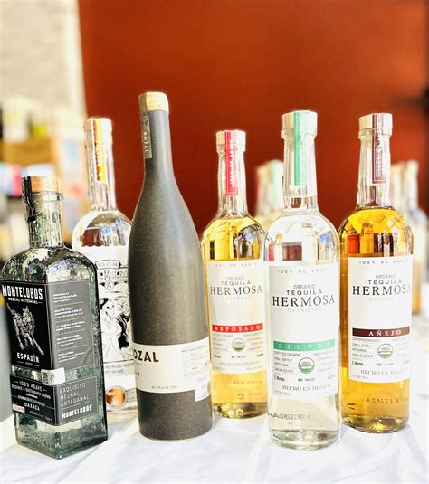 WHAT IS THE DIFFERENCE BETWEEN TEQUILA AND MEZCAL? - Hermosa Official Site