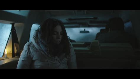 A married couple is freezing to death in "Centigrade" - Ganiveta