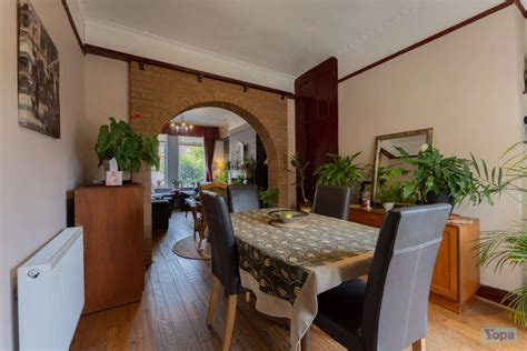 'Impressive' £250,000 house with five bedrooms and beautiful period ...
