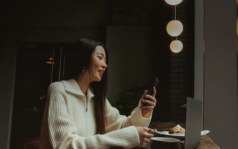 Convert 300 USD to THB | US Dollars to Thai Baht Exchange Rates