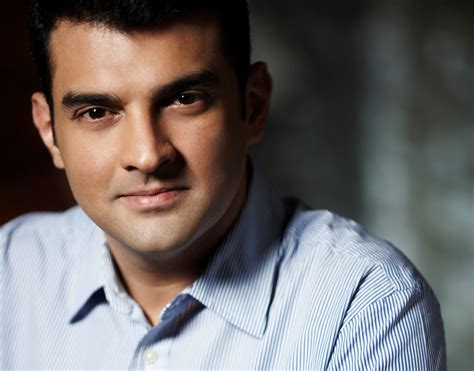 Siddharth Roy Kapur signs director RS Prasanna for his next ...
