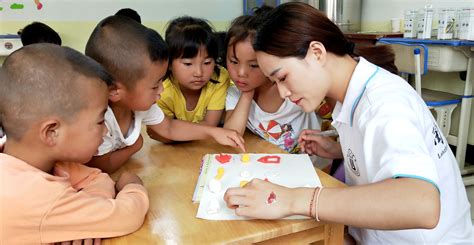 画荻教育2020智护家庭家访（广东深圳叶妈妈）：最好的教育，就是爱的陪伴_孩子