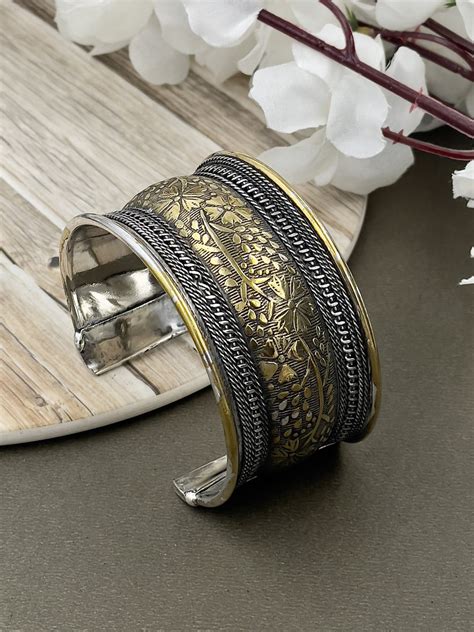 OXIDISED DUAL TONE UNIQUE DESIGNE KADA FOR WOMEN – Naman Arts