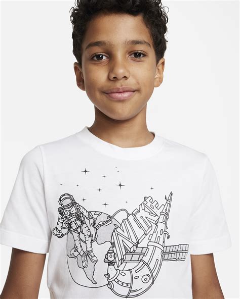 Nike Sportswear Older Kids' (Boys') T-Shirt. Nike AE