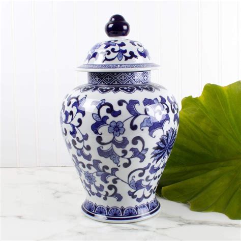 MEDIUM BLUE AND WHITE GINGER JAR | Blue chinoiserie, Ginger jars ...