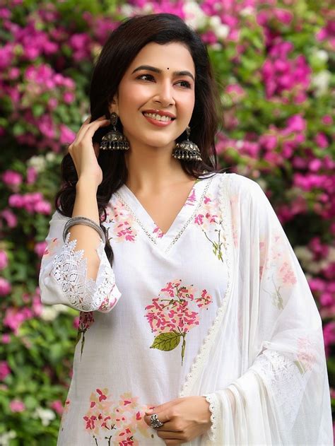 OMG Deals 2024 - Flat 50% Off - Women Fashion Sale | The Loom