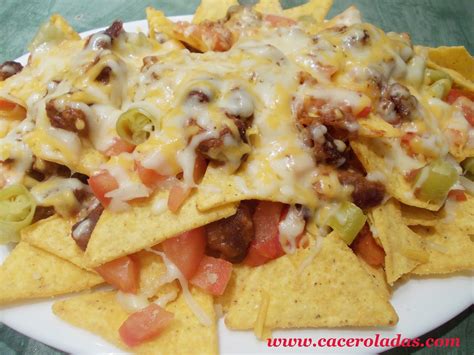 Nachos con carne y queso. | CACEROLADAS: Nachos con carne y queso.
