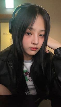 240220 - live phoning Girlfriend Kpop, Minji Kpop, New Jeans Kpop ...