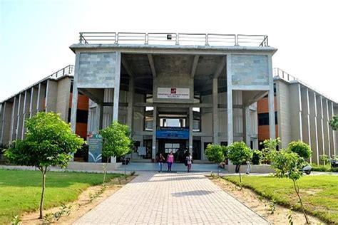 PP SAVANI UNIVERSITY (PPSU)