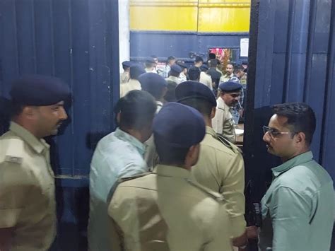 The police staff including SP, DySP conducted a sudden raid in the ...