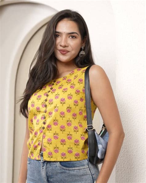 Mustard Bloom Button-Front Crop Top – Shions