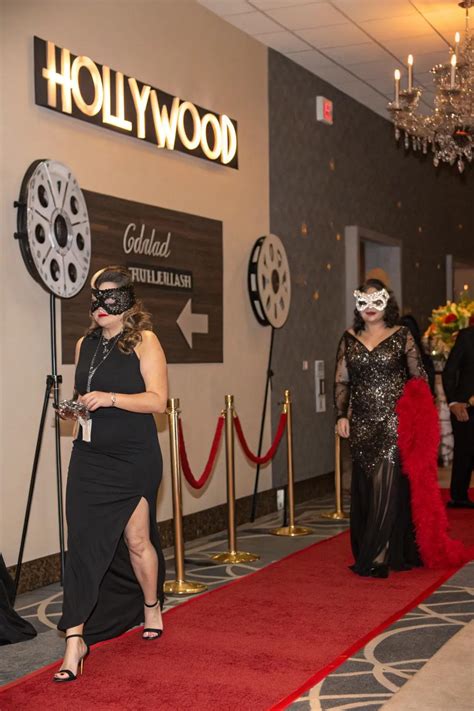 20+ Elegant Masquerade Prom Theme Ideas