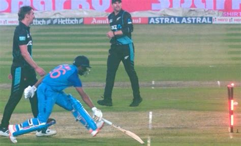 [WATCH] Shivam Mavi gets run out after miscommunication with Washington ...