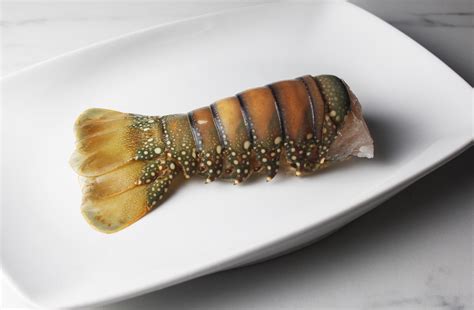 Lobster Tail, 12-14 oz - Giuseppe's Market