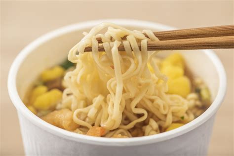 定番カップ麺に飽きた人必見！知る人ぞ知る「激うまカップ麺」5選！ - Wow! magazine(ワウマガジン)