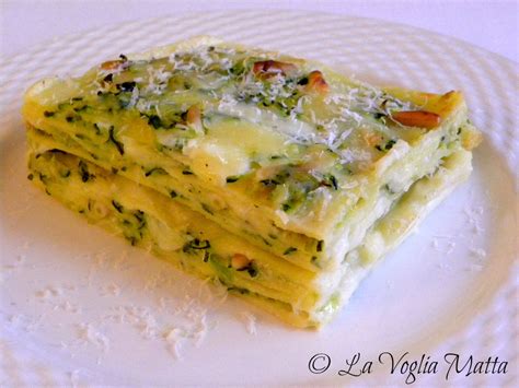 La Voglia Matta: Lasagne con zucchine , burrata e pinoli