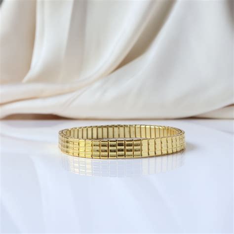 Solar Sleek Expandable 18K Gold Plated Bangle – Bigsmall.in