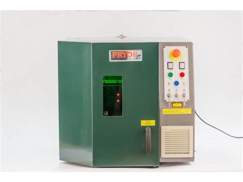 Machine de marquage laser pulsé à fibre: Laser cartérisé Compact YF20 ...