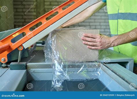 Box Machine Operator 的图像结果