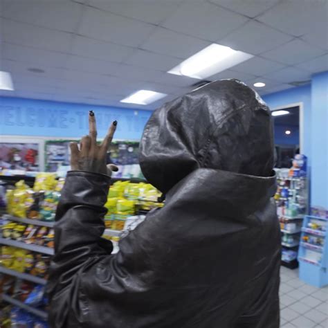 Unpopular Fact: This is a handsign of Young Vamp Life (YVL) : r ...