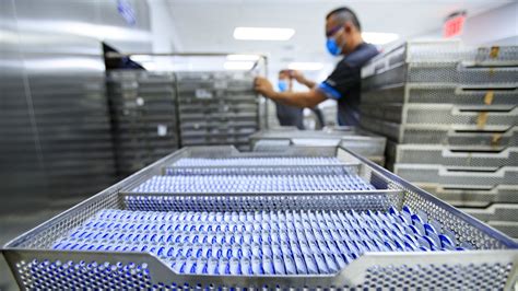 CooperVision: entramos a la planta de lentes de contacto en Juana Díaz ...