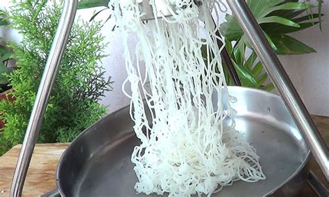Idiyappam thengai paal| String hoppers wiht coconut milk- How to make ...