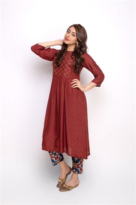 Get Hand Embroidered Flared Tunic & Pants Set at ₹ 2423 | LBB Shop