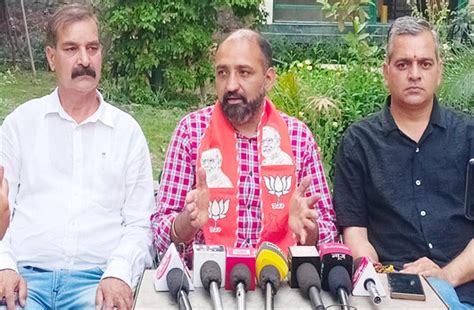 Himachal: मनरेगा के प्रदेश सरकार ने केंद्र को जमा करवाने हैं 123.24 ...
