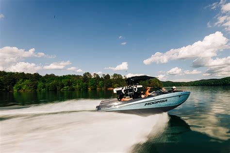 Moomba Ski Boats in New Braunfels, TX - Rinkers Boat World