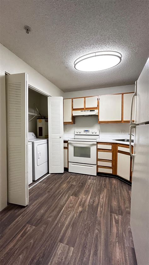 Avenues of Baldwin Park | Happy Thursday everyone💙 Immediate move in 1 ...