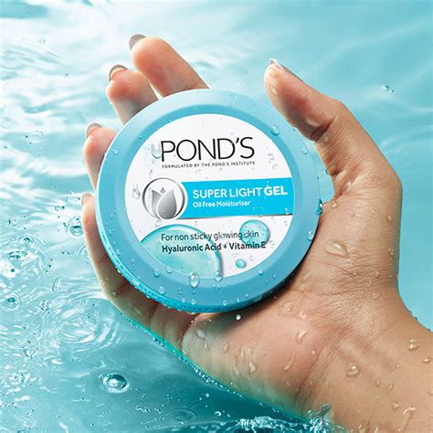 Ponds Super Light Gel Oil Free Moisturiser, 100 ml Price, Uses, Side ...
