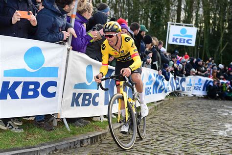 Final startlist Omloop het Nieuwsblad with Wout van Aert, Tom Pidcock ...
