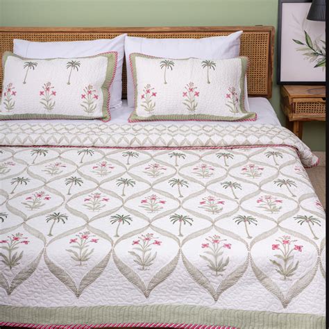 Tropical Escape Reversible Quilted Bed Cover – MuddnMe– muddnme