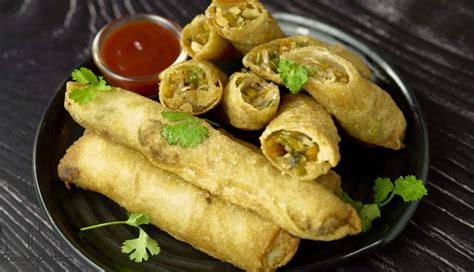 हल्की भूख को शांत करना हैं तो बनाए वेज स्प्रिंग रोल, टेस्टी खाने की ...