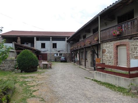 AUBERGE AU SAINT GEORGES DU MAZET (Saint-Georges-en-Couzan) - Inn ...