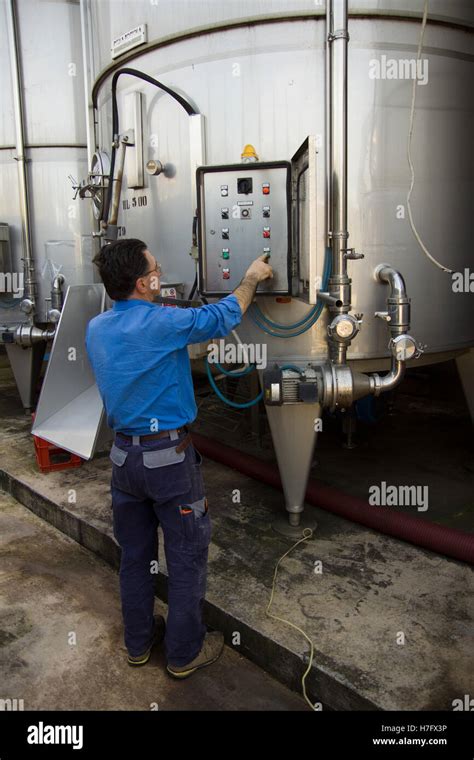 Repairing Old Machine Tools 的图像结果