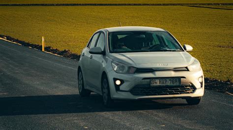 Kia Rio Fuel Consumption, MPG, km/L & Fuel Efficiency Figures