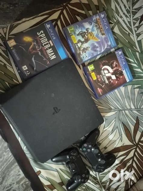 PS4 slim awesome condition - Games & Entertainment - 1800934093