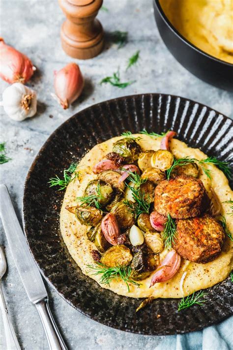 Ofen-Polenta mit geröstetem Rosenkohl · Eat this! Vegane Rezepte